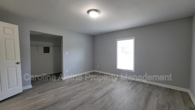 Photo - 215 Foy Ave
