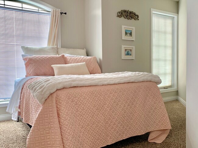 Photo - 408 Circus Ave