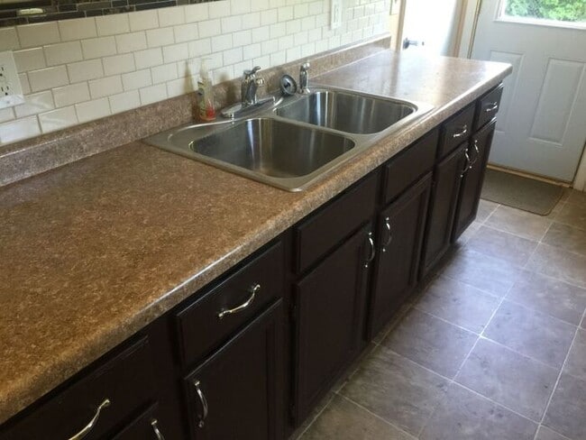 Photo - $1475 Charming, remodeled 3-Bed/1-Bath 952...