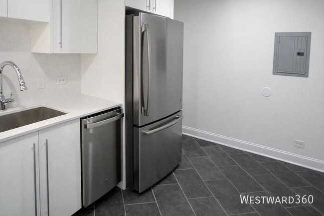 Photo - 660 Clyde-3N Unit 3N