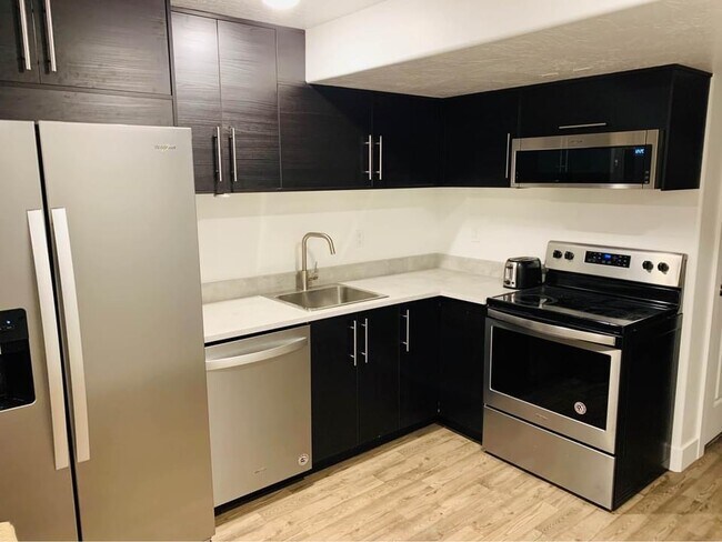 Building Photo - 4963 E Silver Ridge Rd Unit Basement