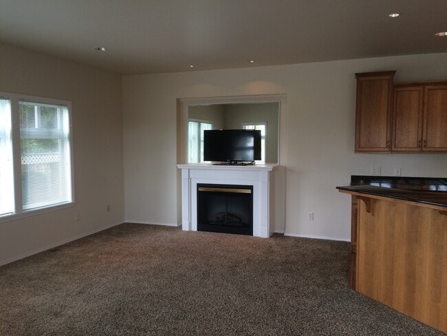 Photo - 4 Bedroom Home on The Links Golf Course! Utilities & Landscaping Included!