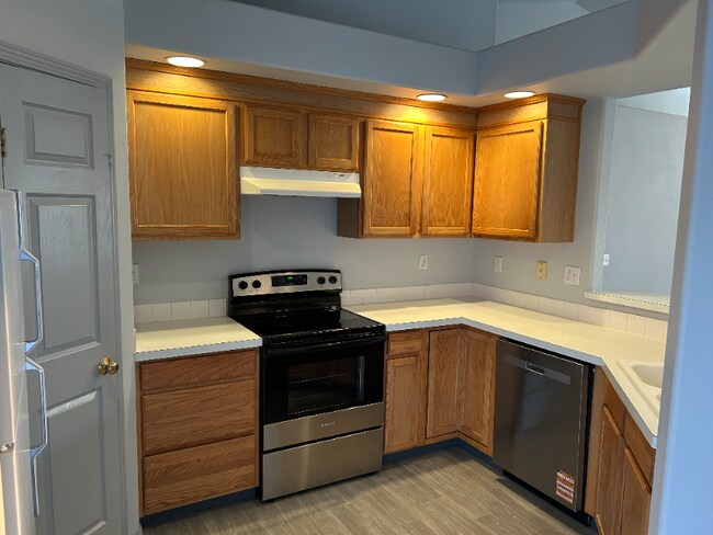 Photo - 607 Meadowbrook Dr