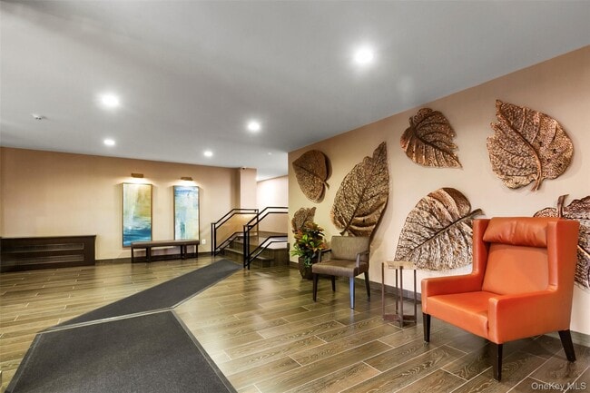 Photo - 372 Central Park Ave Unidad 2E