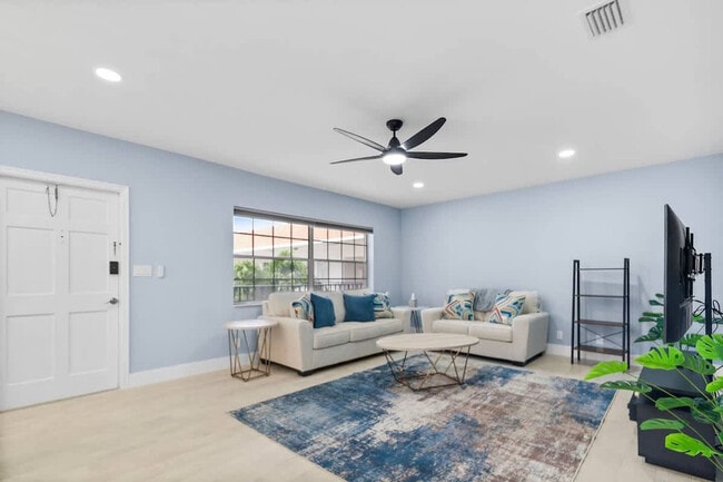 Photo - 2424 NE 9th St Unit ID1323128P