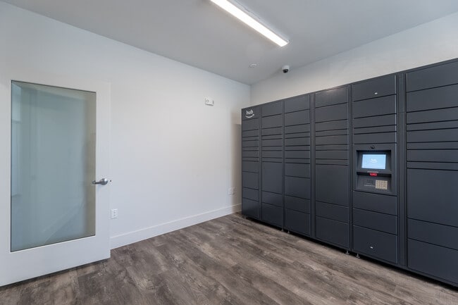 Photo - Sansom Bluff