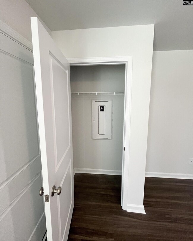 Photo - 811 Coburg Ln