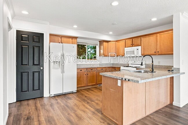 Photo - 1285 Alpine Way