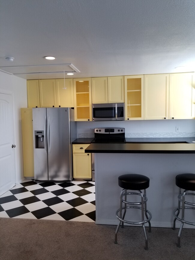 Building Photo - 200 S 8th St