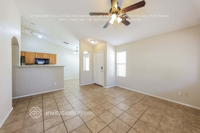 Photo - 12910 W Holly St