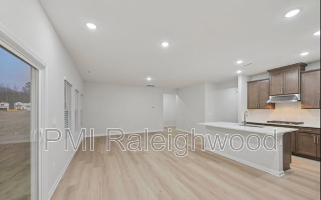 Photo - 540 Bridger Dr