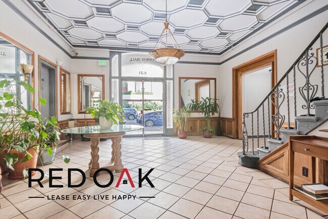 Photo - Welcome to This Charming Studio Featuring ... Unit 306