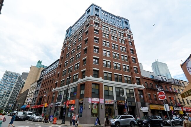 Building Photo - 42 Beach St Unit 6B
