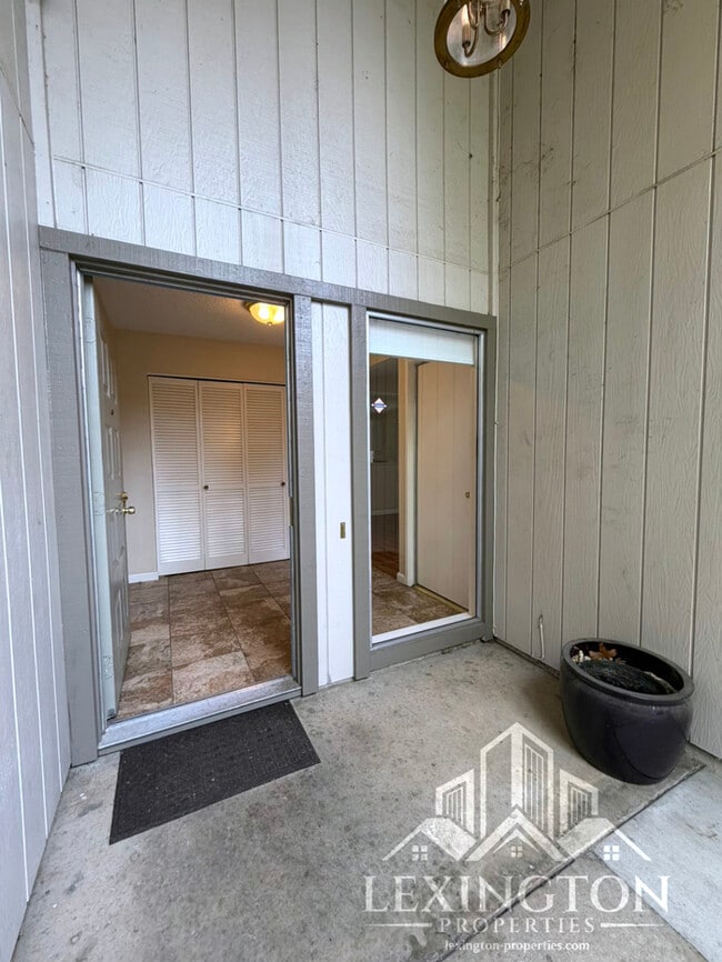 Photo - Beautifully Updated, 3BD/2BA Home in Larchmont Sunriver, off Sunrise Blvd. and Coloma Rd.