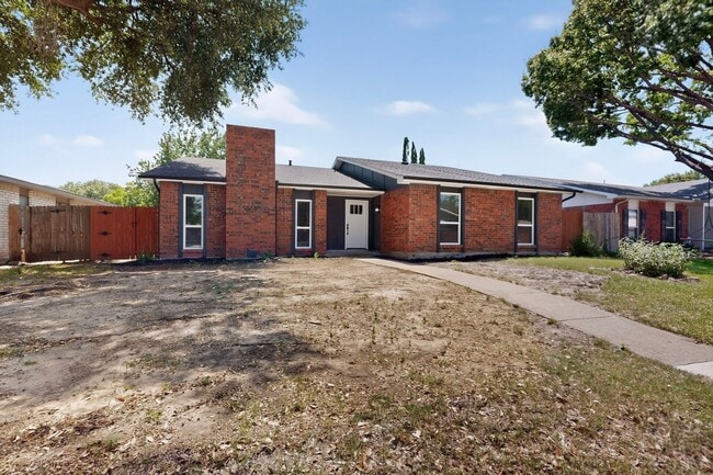 Photo - 243 Woodhurst Dr