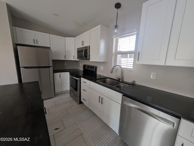 Photo - 703 N Richey Blvd