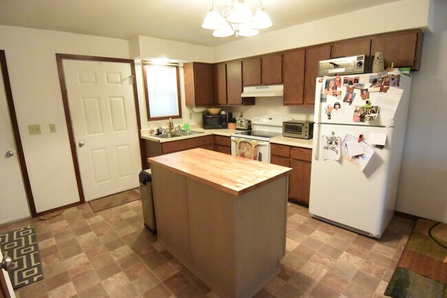 208 Curtis Ave