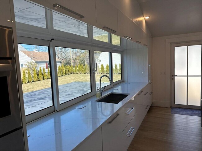 Photo - 76 Memorial Blvd Unit Rear