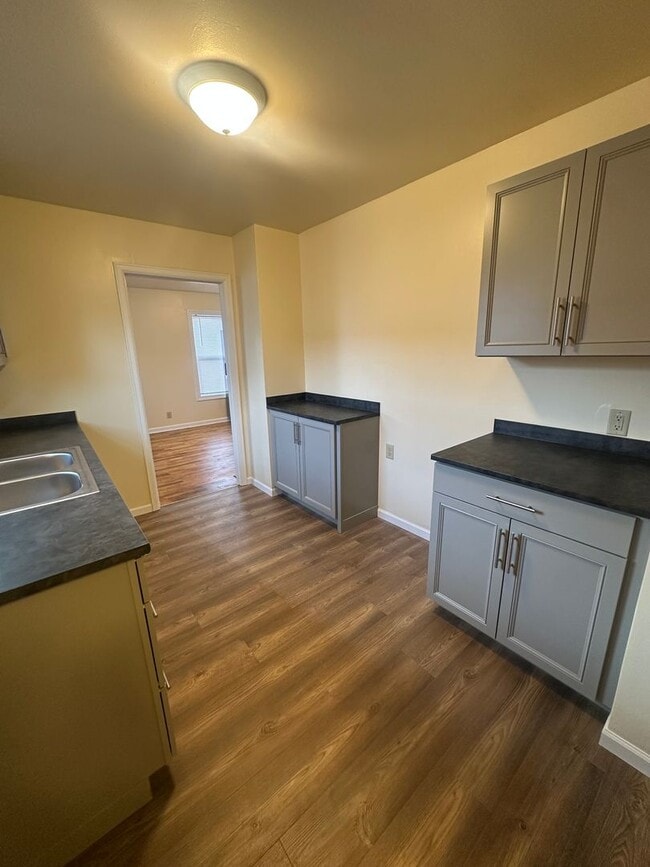 Photo - 305 S 33rd St Unit 305 1/2 S 33