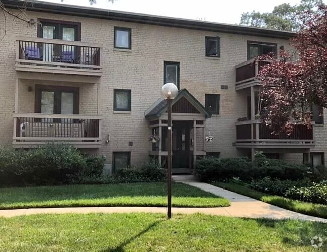 Building Photo - 4306 Eastview Ln Unit 4306 Rental