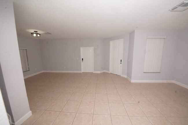 Photo - 5095 Rambler Rose Way