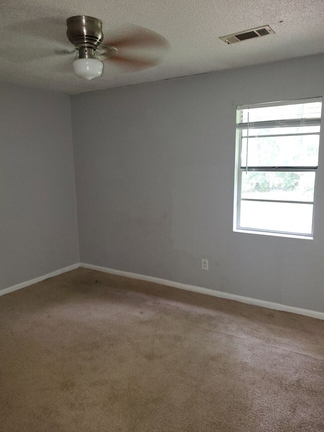 Photo - 203 Gateway Dr