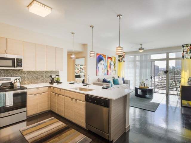 Kitchen - Linear Apartment Homes