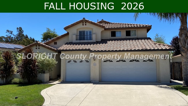 Building Photo - AVAILABLE AUGUST - Beautiful Large 2 Story Home - 5 Bedroom / 3 Bathroom