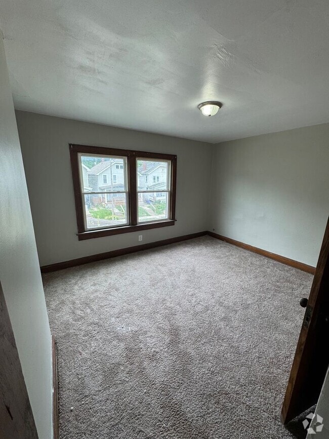 Building Photo - 736-738 Seymour Ave. Unit 736 Seymour Ave. Rental
