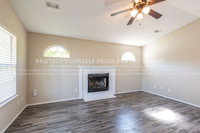 Photo - 3031 W Essex Dr