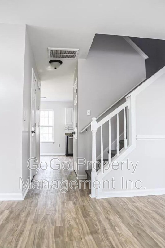 Photo - 105 Fairview Lake Way