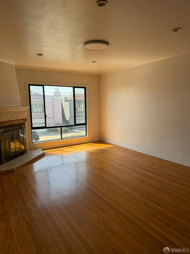 Photo - 1710 44th Ave
