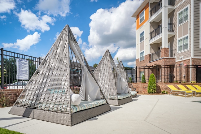 Photo - Eastern on 10th