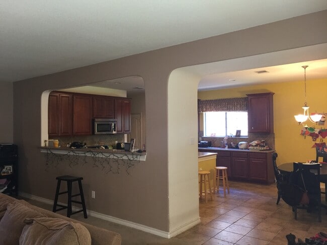 Photo - 512 Whistlers Walk