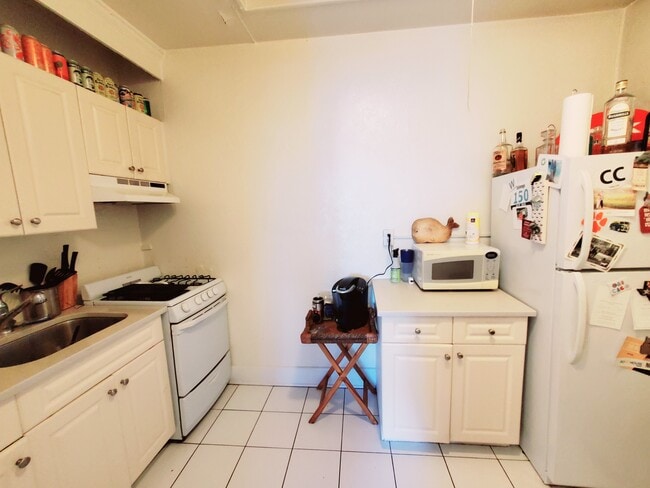 Building Photo - 65 Bedford St Unit 3