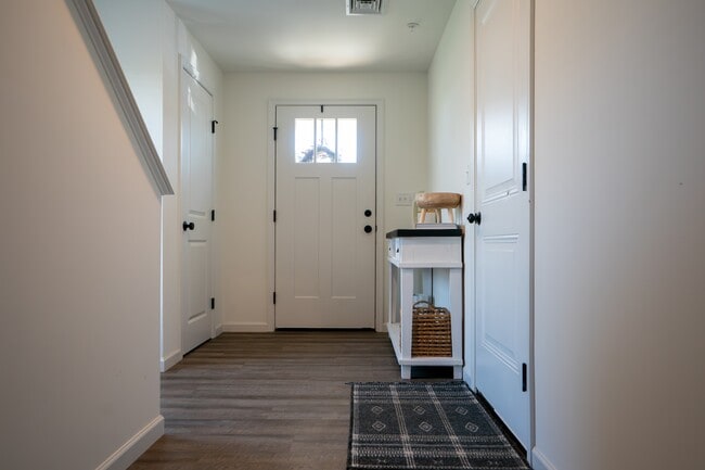 Photo - 211 Magnolia Ln