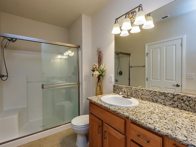 Photo - 4786 Strathmore Cir SW