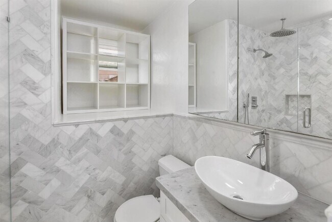 Photo - Luxury Living in the Heart of Kensington -... Apartment Unit B