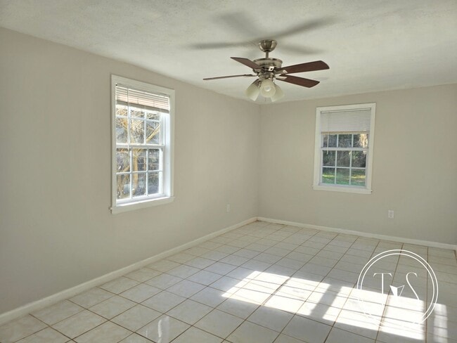 Photo - WINTER MOVE-IN SPECIAL: 50% OFF 1st FULL MONTH OF RENT** (**see description for details)