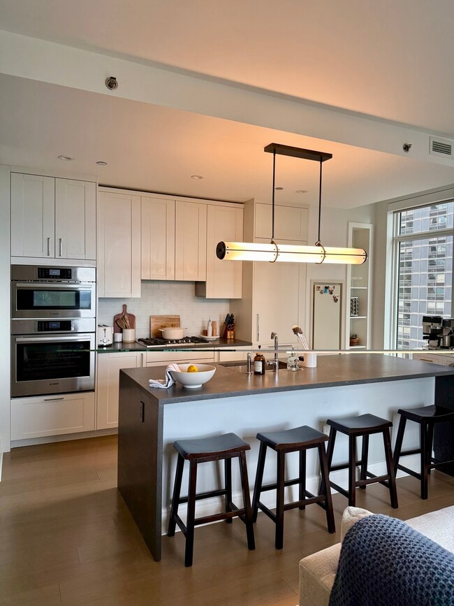 Building Photo - 502 E Illinois St Unit 1204