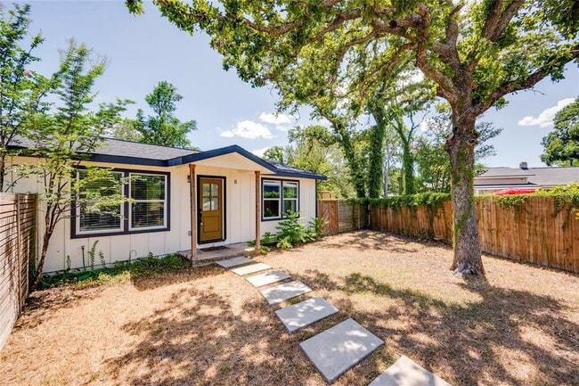 1400 Marcus Pl Unit B