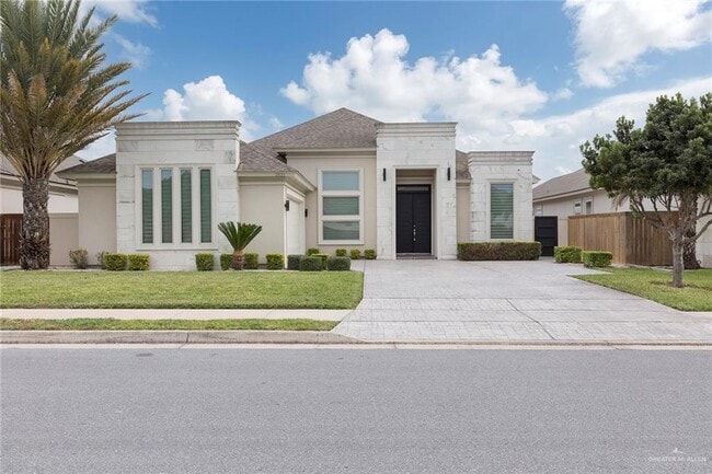 Photo - 2200 S 10th St