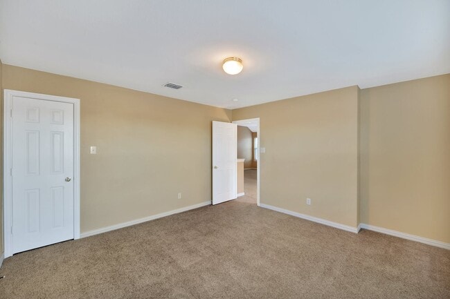 Photo - 1614 Lost Creek Dr House