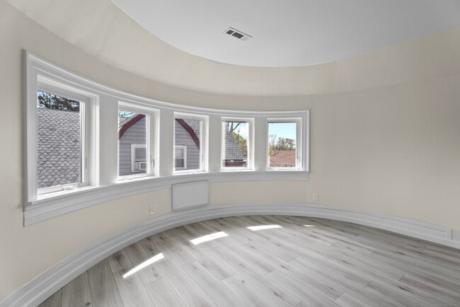 Photo - 72 S Main St