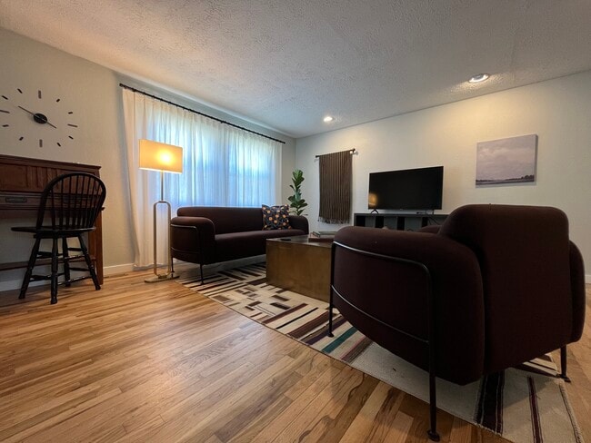 Photo - 2230 Bird Ave