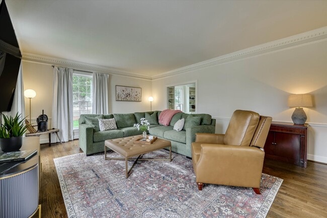 Photo - 2702 Downing St