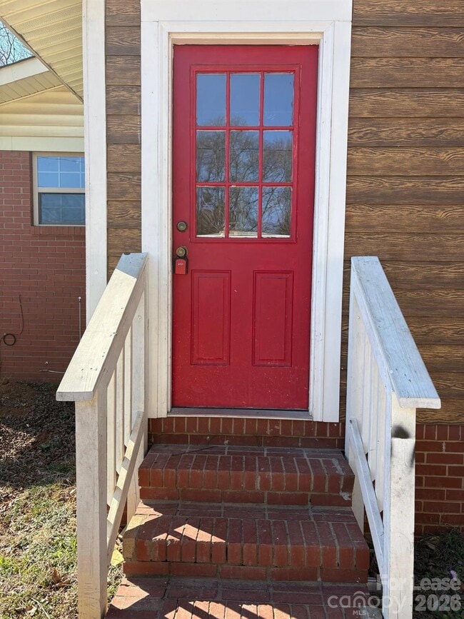 Photo - 1103 Auten Rd