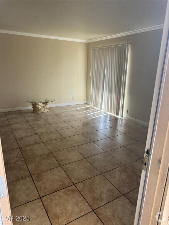 Building Photo - 5021 River Glen Dr Unit 41 Rental