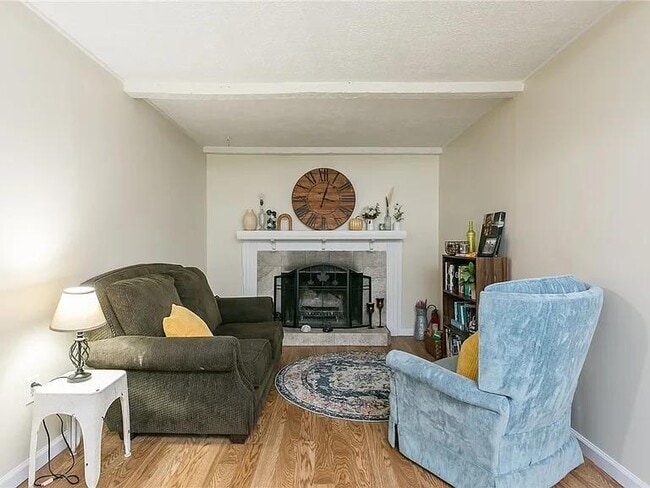 Photo - 185 Hildegarde Rd