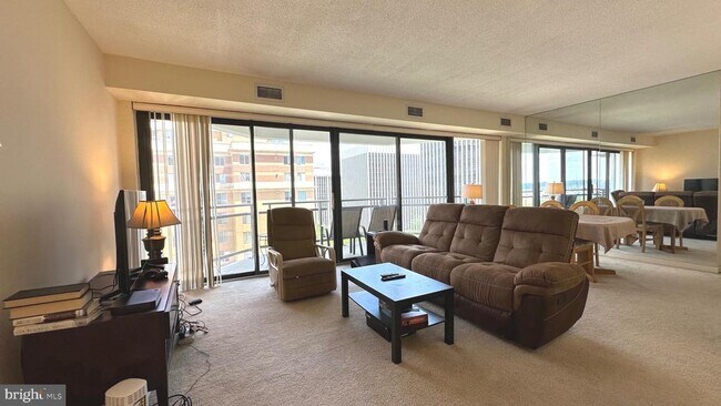 Photo - 1530 Key Blvd Unidad 832
